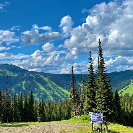 Morrisey Chalet At Sun Peaks Exterior foto