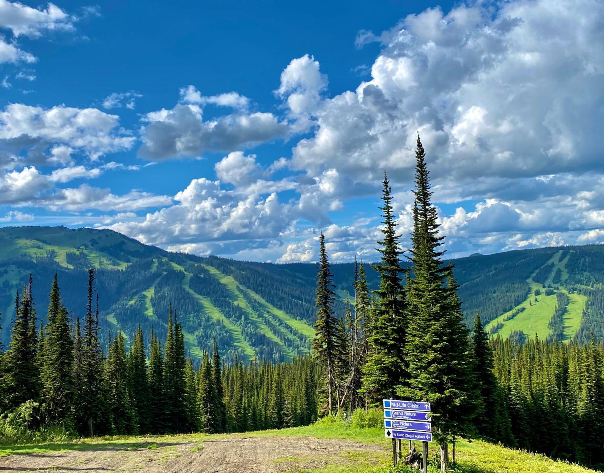 Morrisey Chalet At Sun Peaks Exterior foto