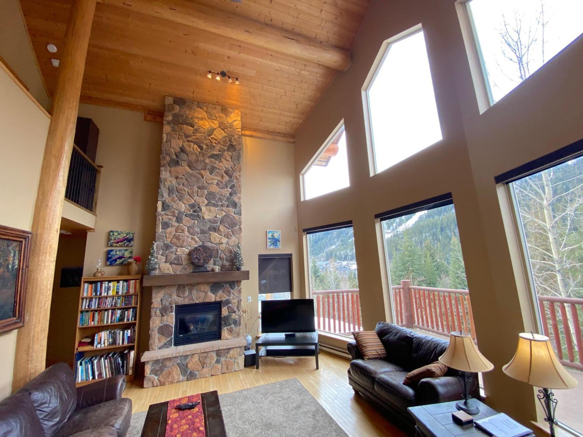 Morrisey Chalet At Sun Peaks Exterior foto