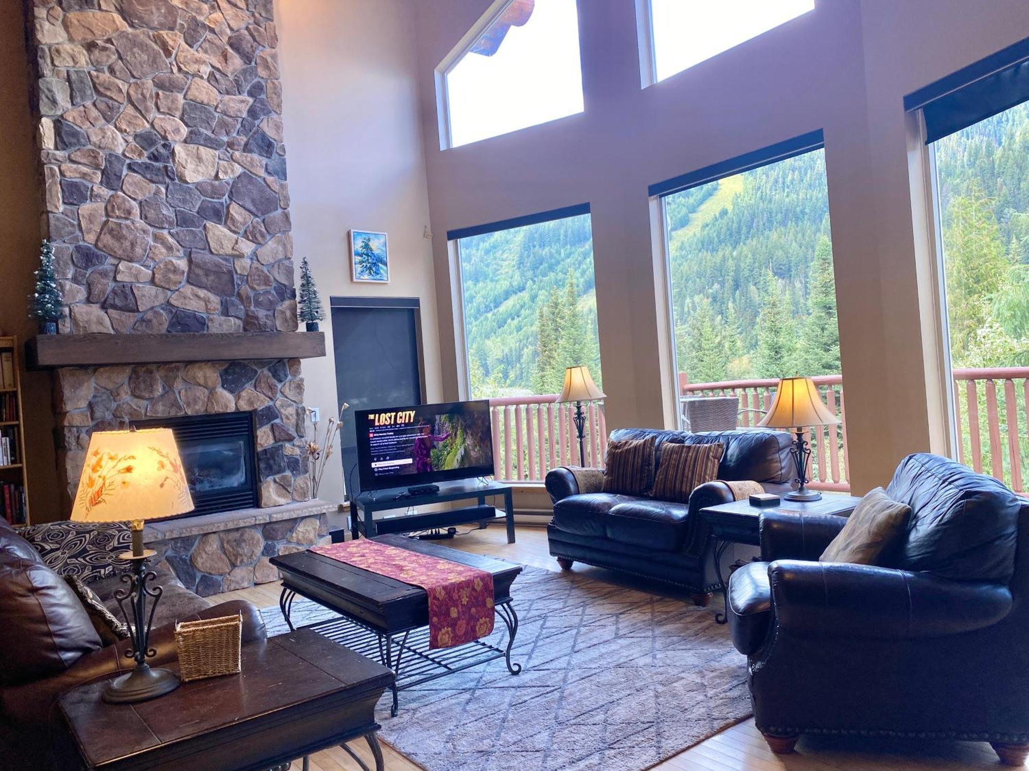 Morrisey Chalet At Sun Peaks Exterior foto